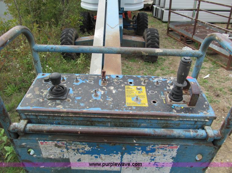image for item E5600 1998 Genie S40 boom lift