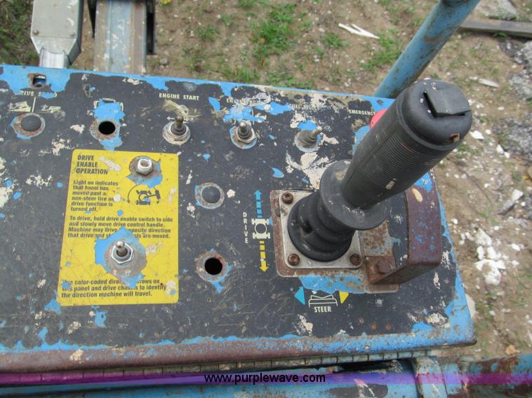 image for item E5600 1998 Genie S40 boom lift