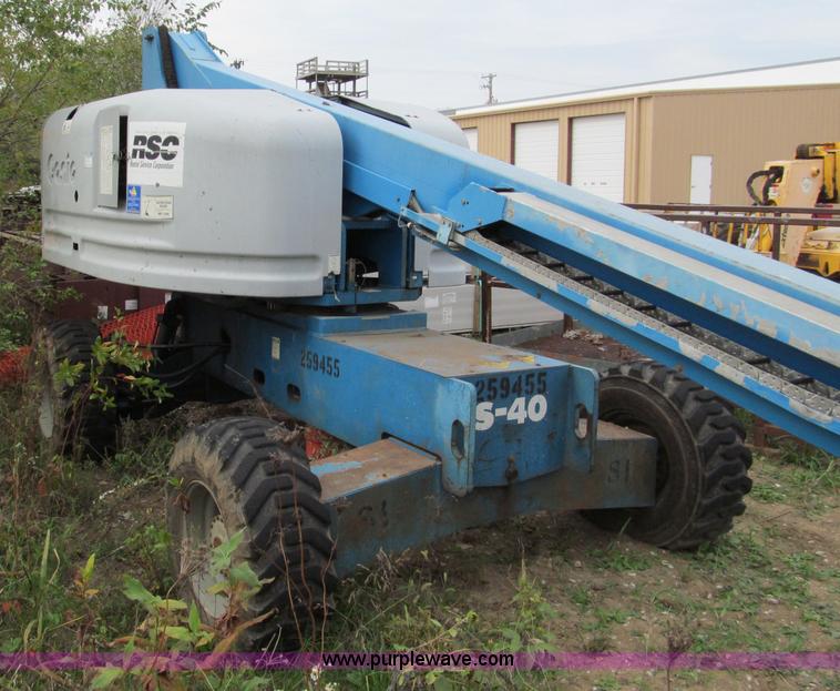 image for item E5600 1998 Genie S40 boom lift