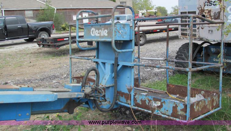 image for item E5600 1998 Genie S40 boom lift