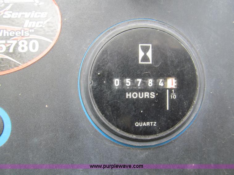 image for item E5600 1998 Genie S40 boom lift