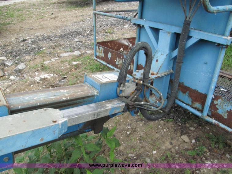 image for item E5600 1998 Genie S40 boom lift