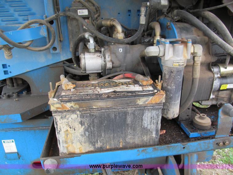 image for item E5600 1998 Genie S40 boom lift