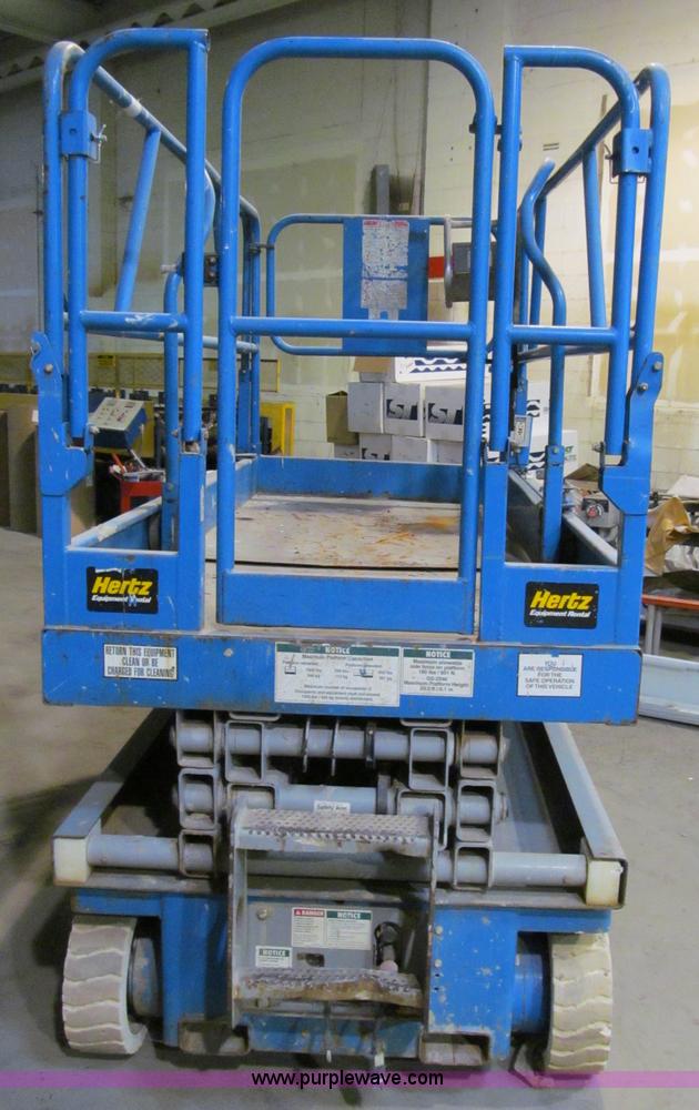 image for item E5604 Genie GS2046 scissor lift