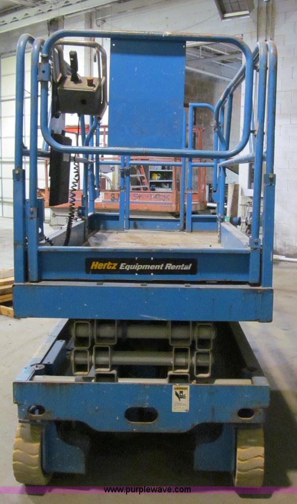 image for item E5604 Genie GS2046 scissor lift
