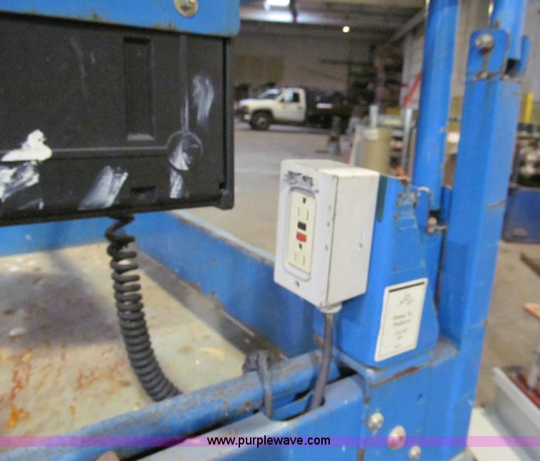 image for item E5604 Genie GS2046 scissor lift