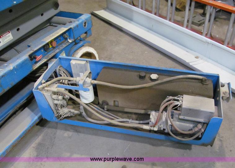 image for item E5604 Genie GS2046 scissor lift