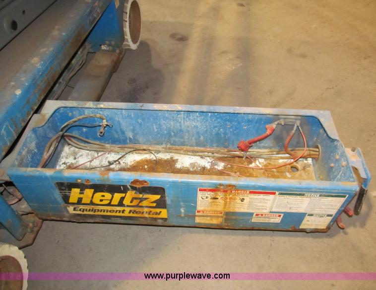image for item E5604 Genie GS2046 scissor lift