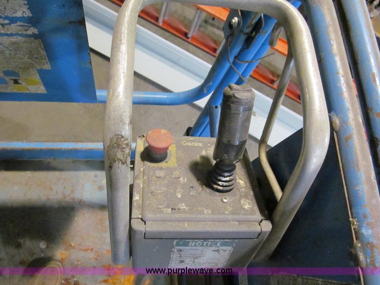 image for item E5604 Genie GS2046 scissor lift