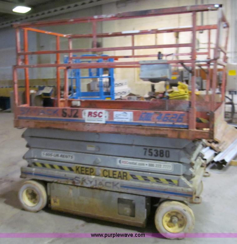 image for item E5607 Skyjack 4626 SJIII scissor lift