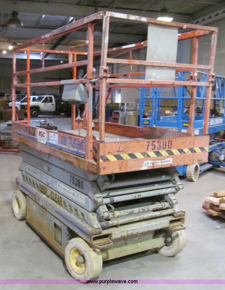 image for item E5607 Skyjack 4626 SJIII scissor lift