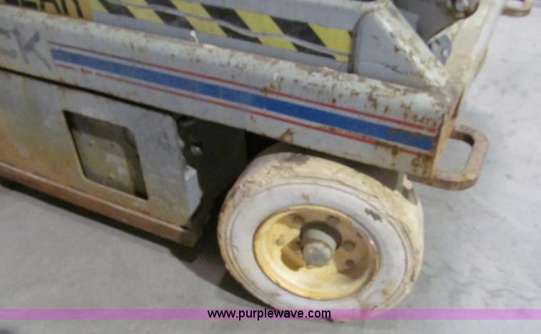 image for item E5607 Skyjack 4626 SJIII scissor lift