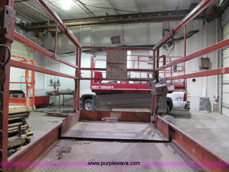 image for item E5607 Skyjack 4626 SJIII scissor lift