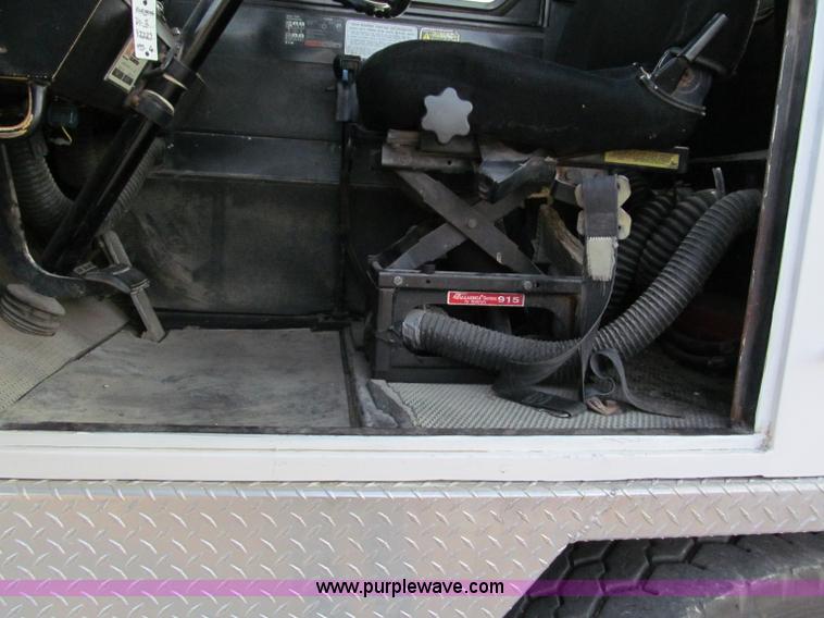 image for item E5610 1996 Koehring MCH-350D truck crane