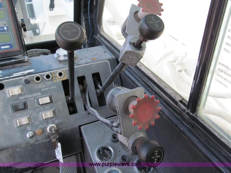 image for item E5610 1996 Koehring MCH-350D truck crane