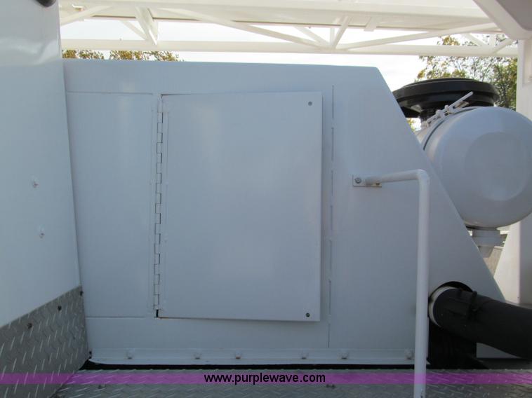 image for item E5610 1996 Koehring MCH-350D truck crane