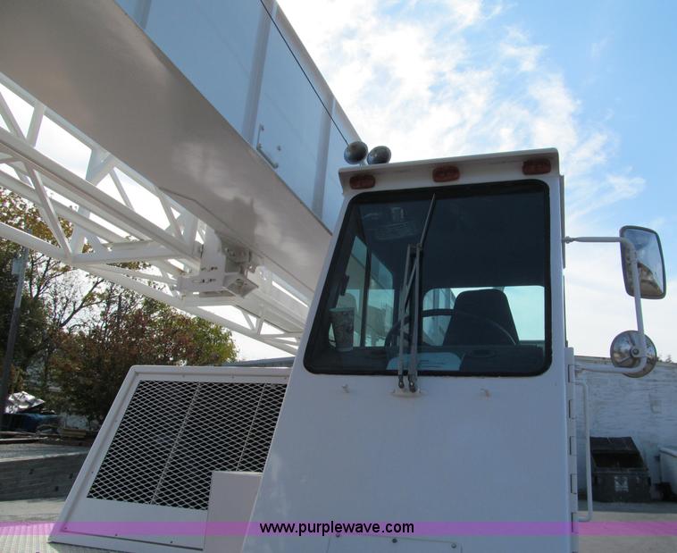 image for item E5610 1996 Koehring MCH-350D truck crane