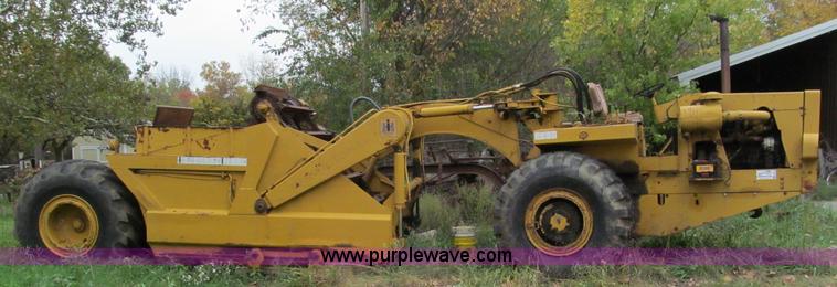 image for item E5612 1969 International E200 Pay Scraper paddle scraper