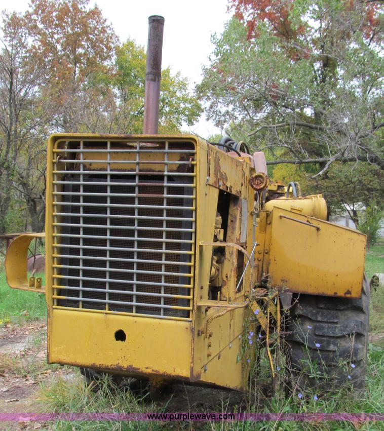 image for item E5612 1969 International E200 Pay Scraper paddle scraper