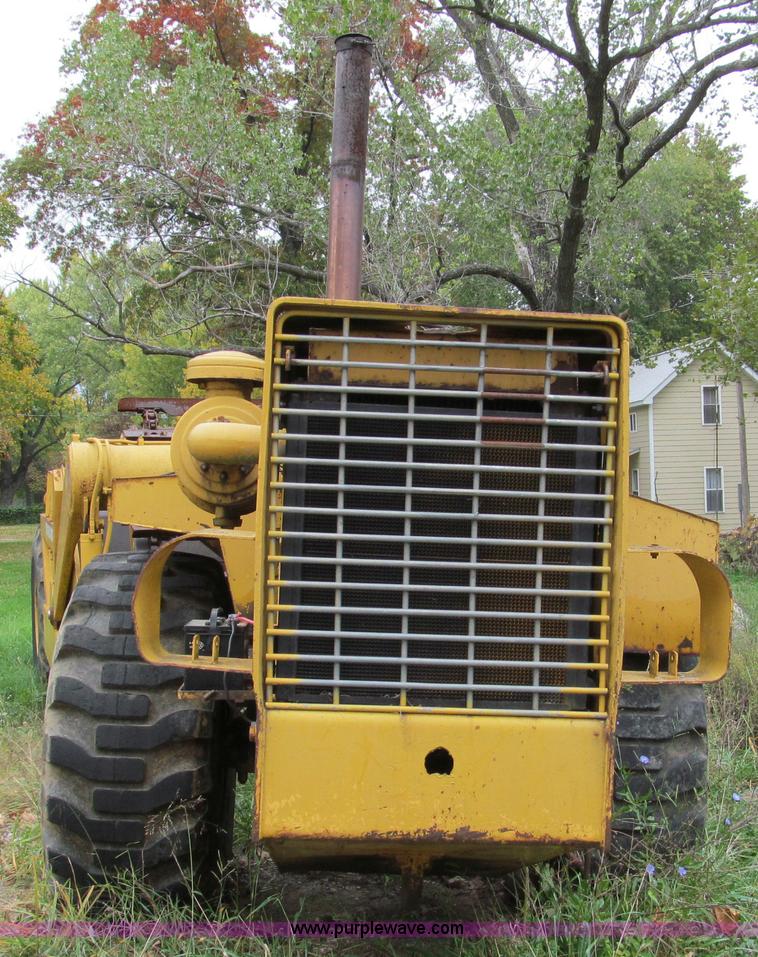 image for item E5612 1969 International E200 Pay Scraper paddle scraper