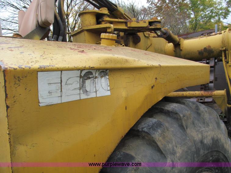 image for item E5612 1969 International E200 Pay Scraper paddle scraper