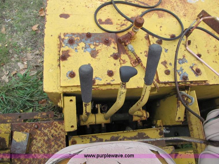 image for item E5612 1969 International E200 Pay Scraper paddle scraper