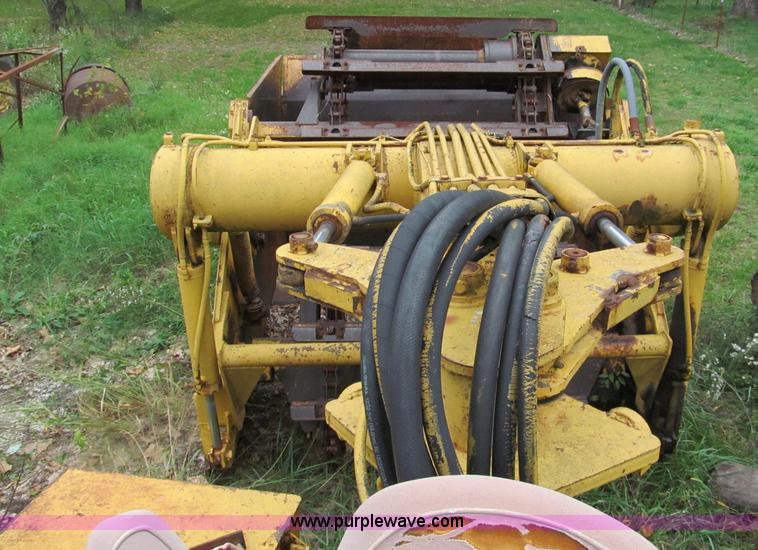 image for item E5612 1969 International E200 Pay Scraper paddle scraper