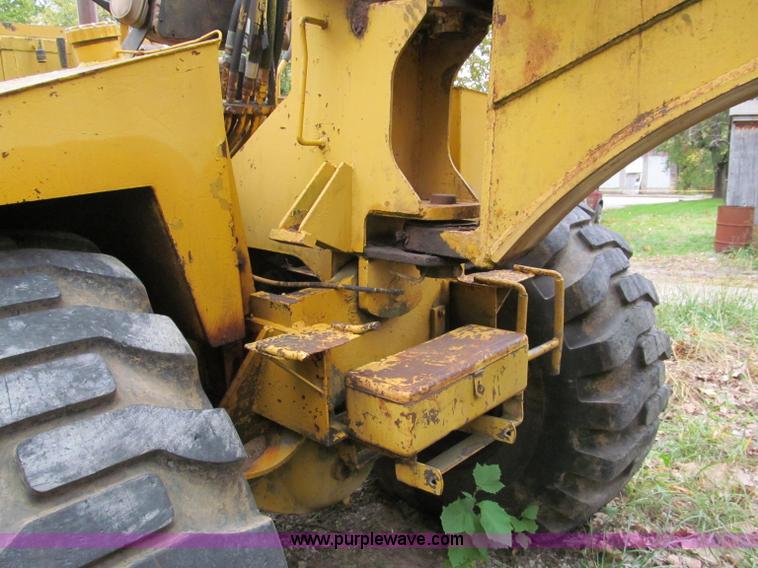 image for item E5612 1969 International E200 Pay Scraper paddle scraper