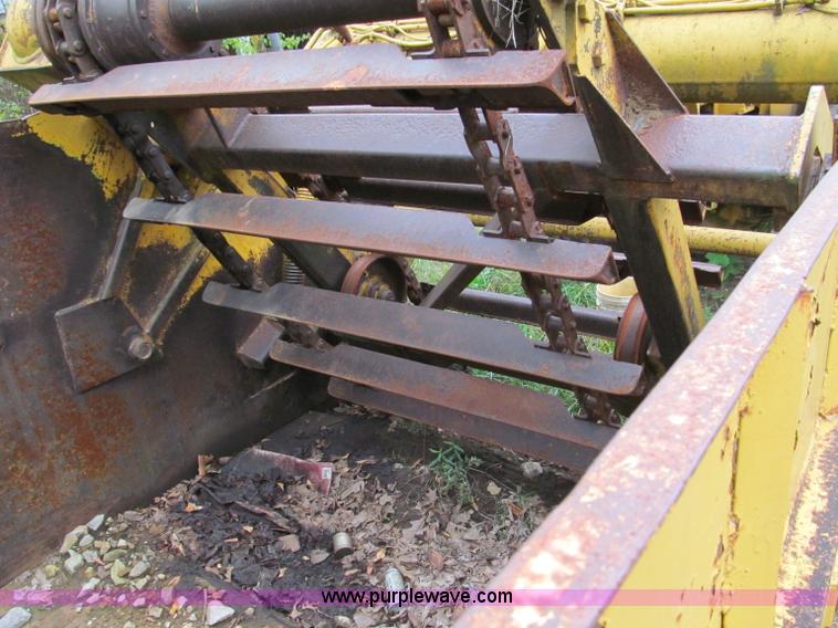 image for item E5612 1969 International E200 Pay Scraper paddle scraper