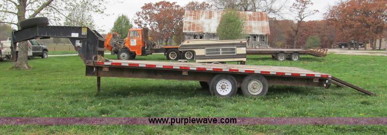 image for item E5634 1998 Texas-bragg 22' gooseneck trailer