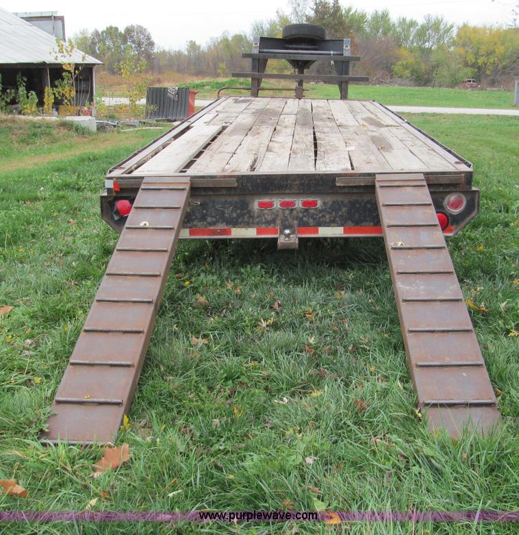 image for item E5634 1998 Texas-bragg 22' gooseneck trailer