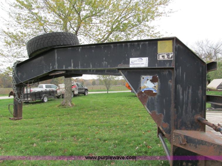 image for item E5634 1998 Texas-bragg 22' gooseneck trailer