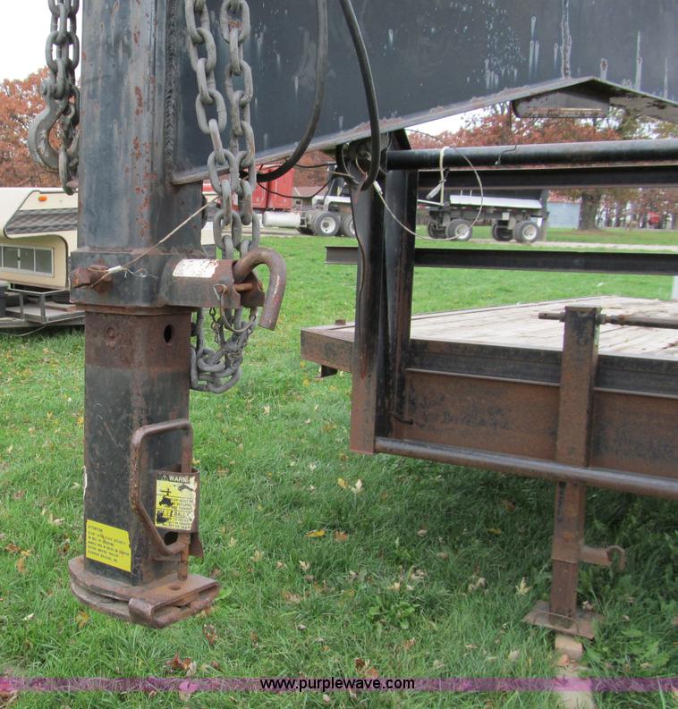 image for item E5634 1998 Texas-bragg 22' gooseneck trailer