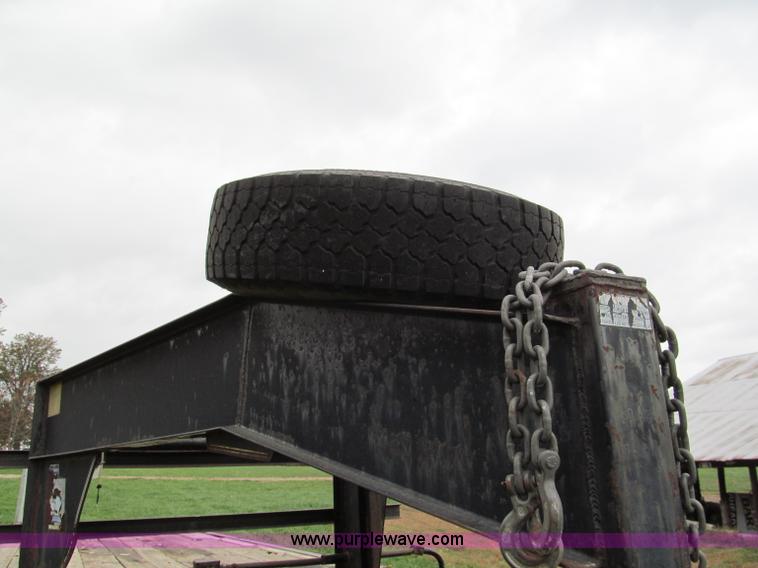 image for item E5634 1998 Texas-bragg 22' gooseneck trailer