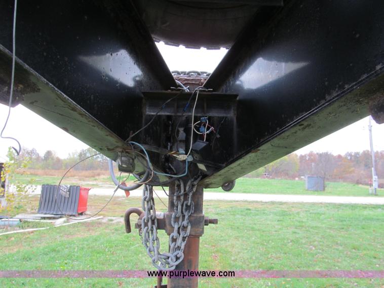 image for item E5634 1998 Texas-bragg 22' gooseneck trailer