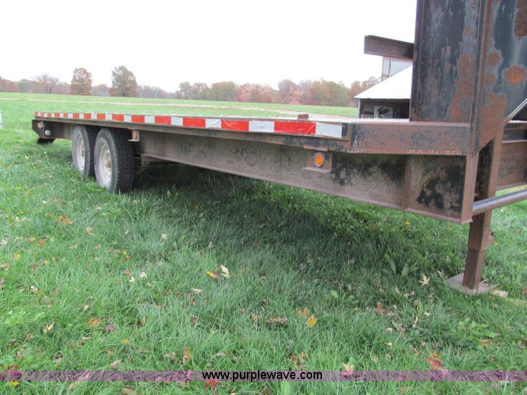 image for item E5634 1998 Texas-bragg 22' gooseneck trailer