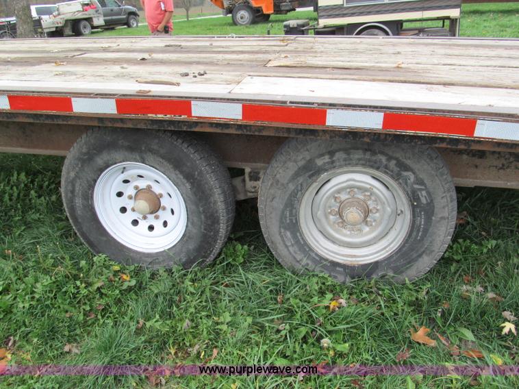 image for item E5634 1998 Texas-bragg 22' gooseneck trailer