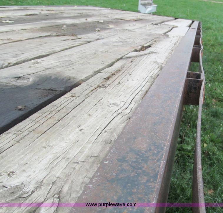 image for item E5634 1998 Texas-bragg 22' gooseneck trailer