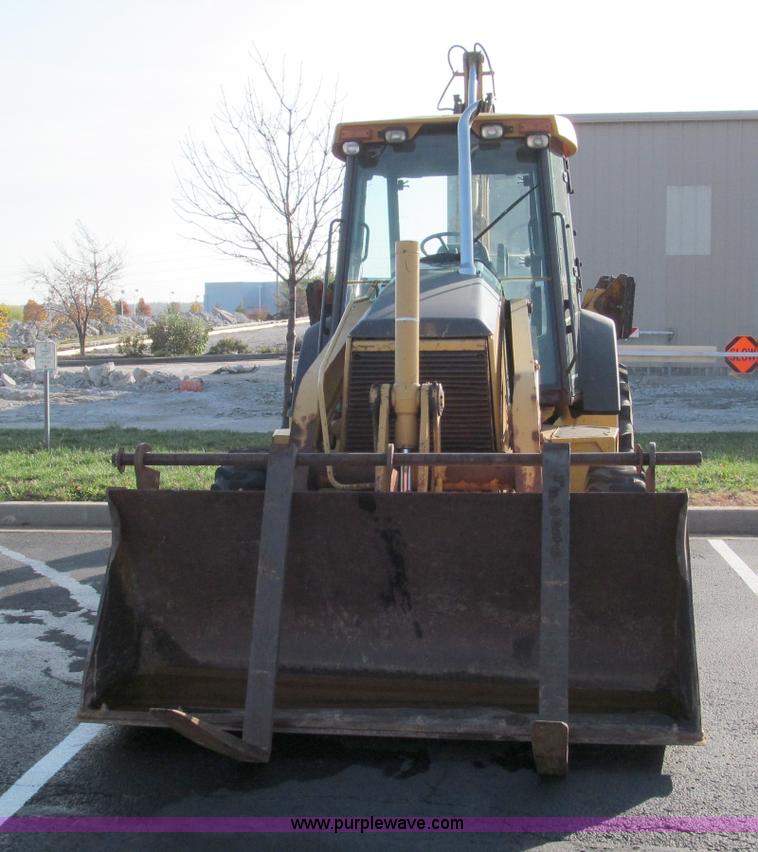 image for item E5643 2003 John Deere 410G backhoe