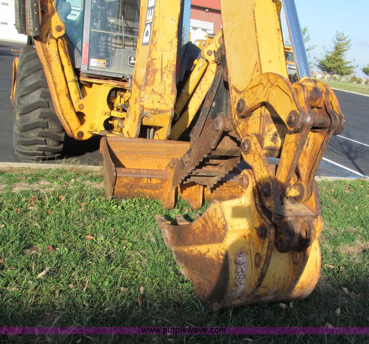 image for item E5643 2003 John Deere 410G backhoe