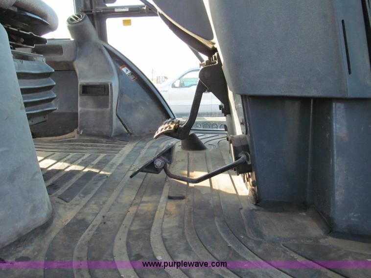 image for item E5643 2003 John Deere 410G backhoe