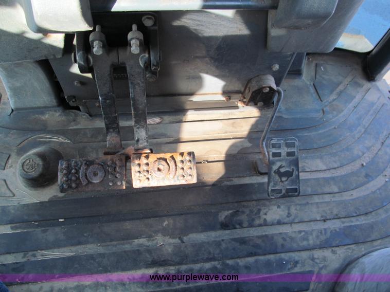 image for item E5643 2003 John Deere 410G backhoe