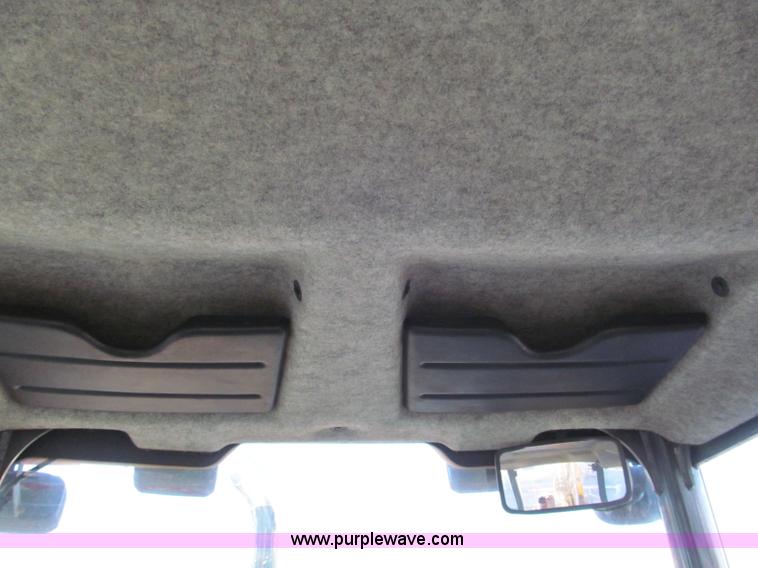 image for item E5643 2003 John Deere 410G backhoe