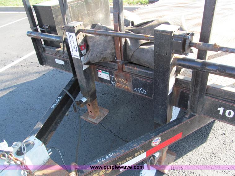 image for item E5644 2008 Maxey HD 20' equipment trailer