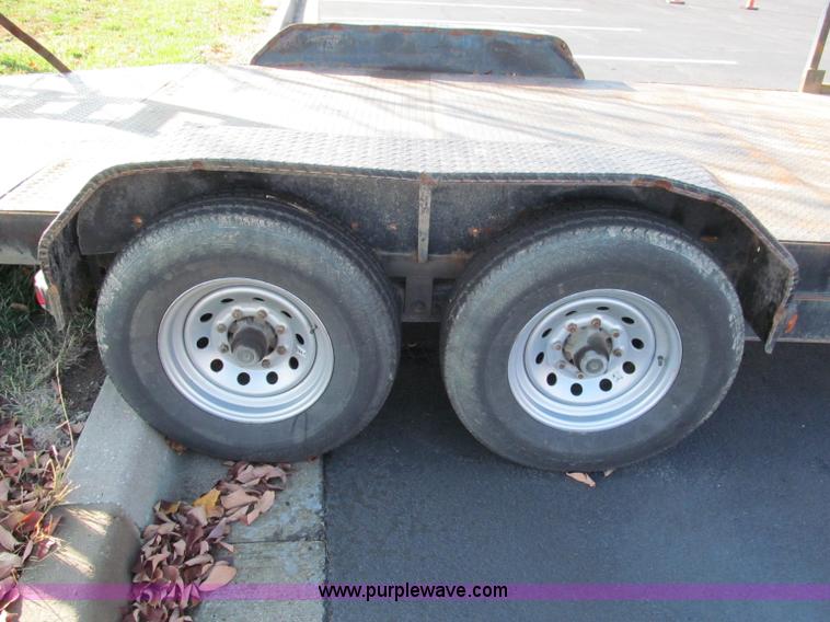 image for item E5644 2008 Maxey HD 20' equipment trailer