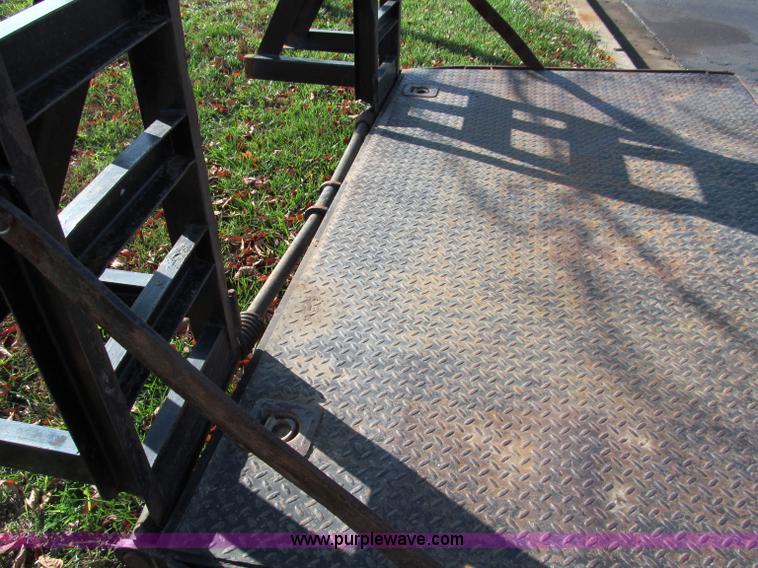 image for item E5644 2008 Maxey HD 20' equipment trailer