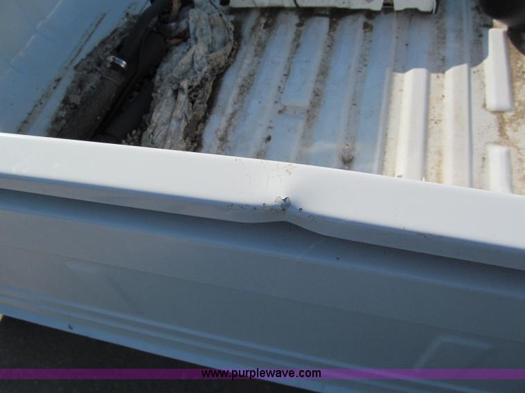 image for item E5645 2006 Ford Super Duty pickup truck bed