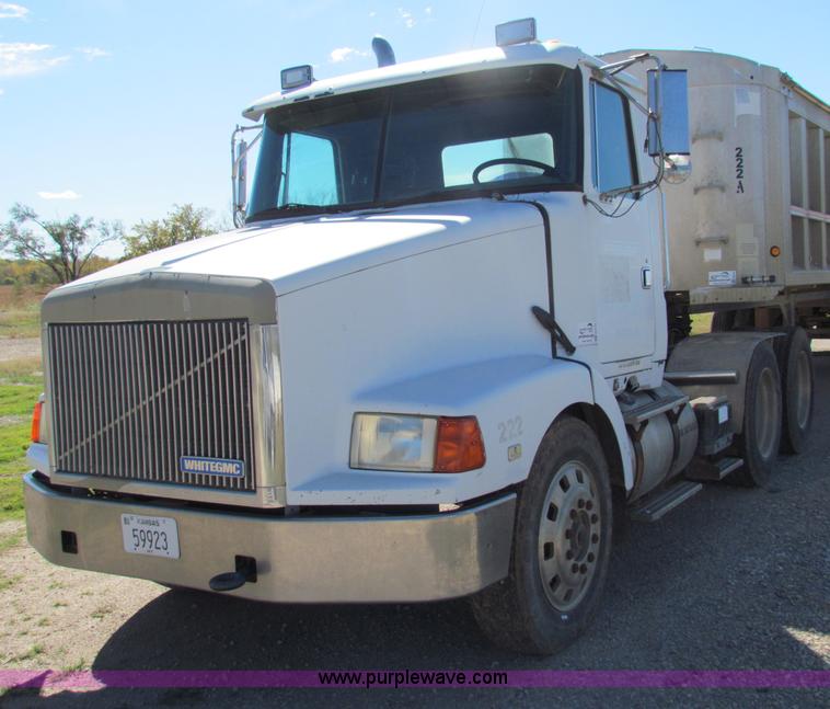 image for item E8142 1995 Volvo White GMC WCA semi truck