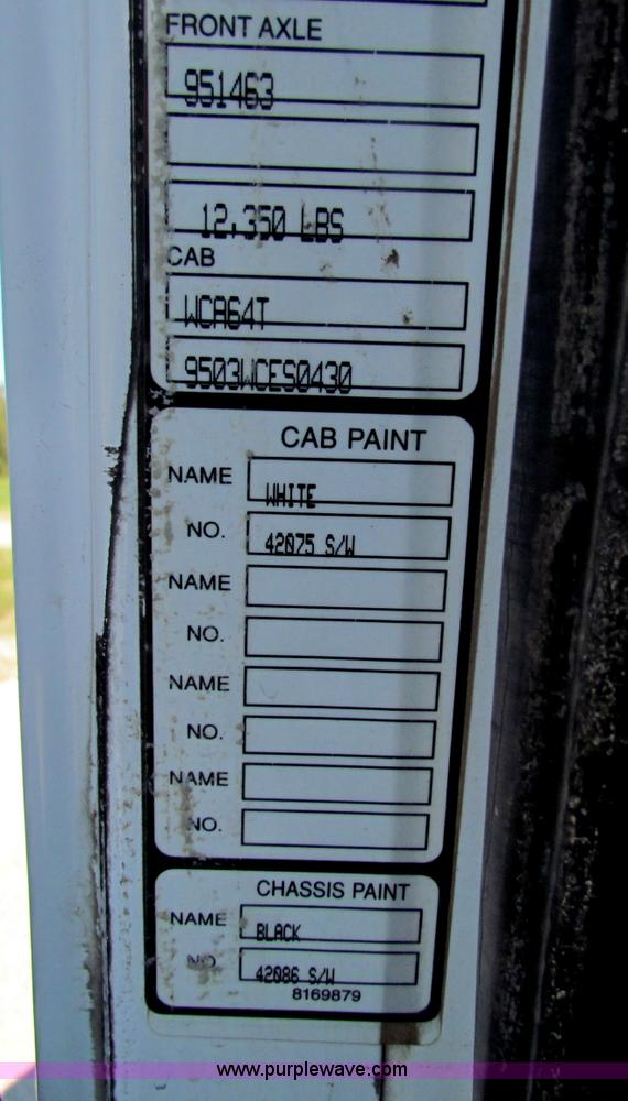 image for item E8142 1995 Volvo White GMC WCA semi truck