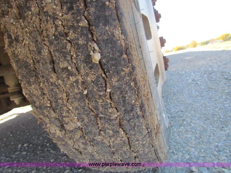 image for item E8142 1995 Volvo White GMC WCA semi truck